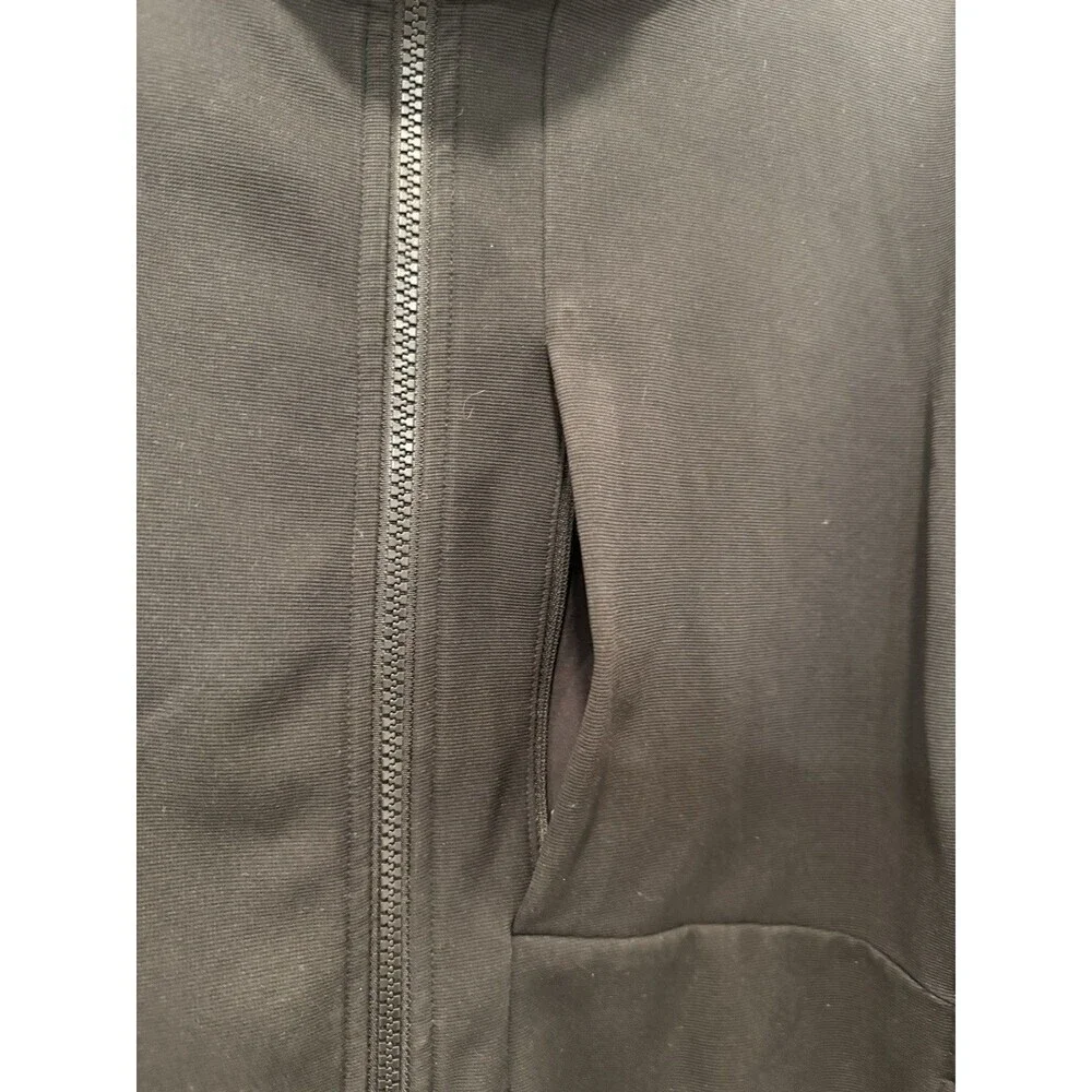Lululemon Sojourn Jacket Mens Medium Black Full Zip Pockets Outdoor Activewear